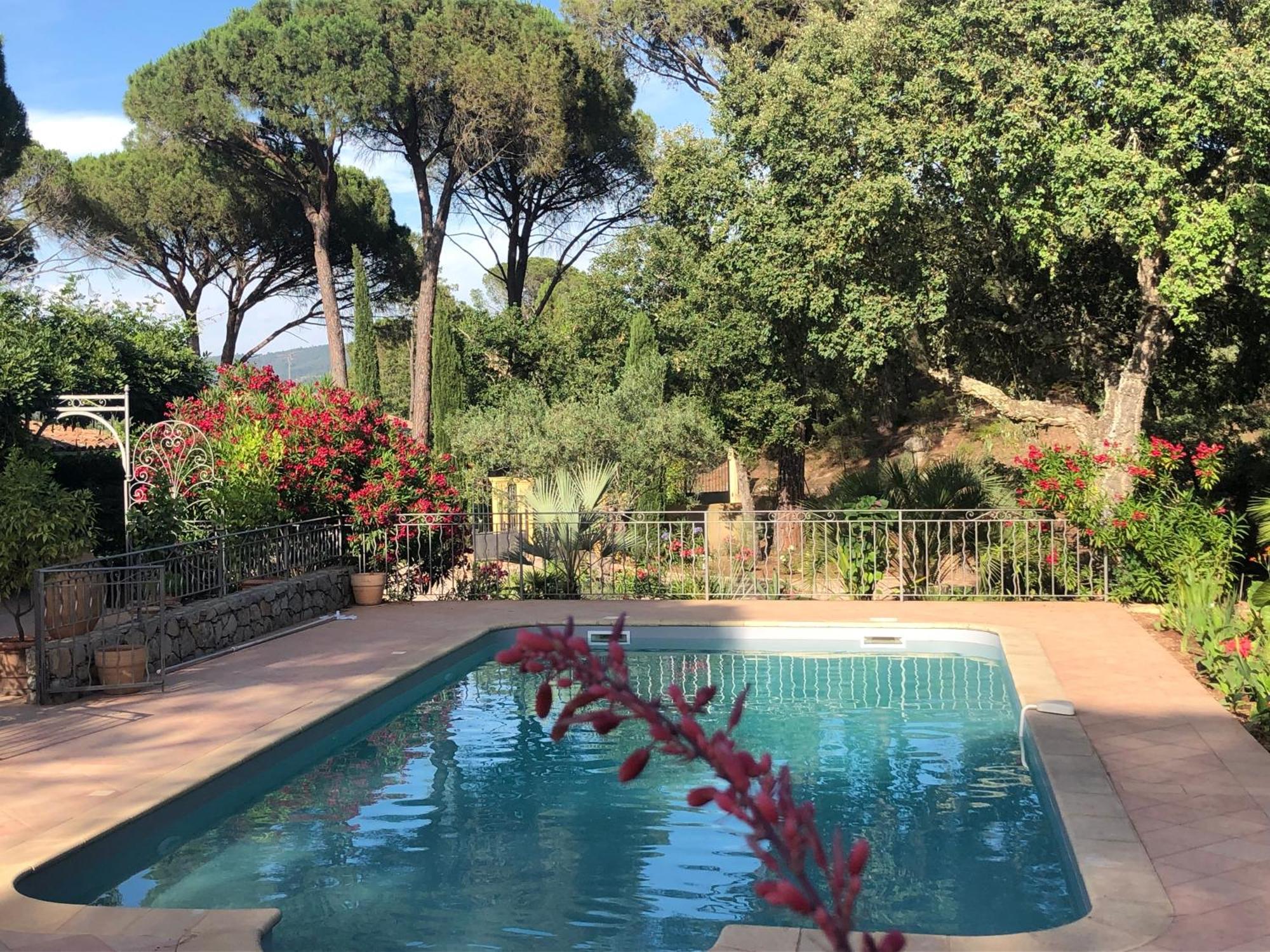 Sous Les Pins Parasols Vidauban Buitenkant foto