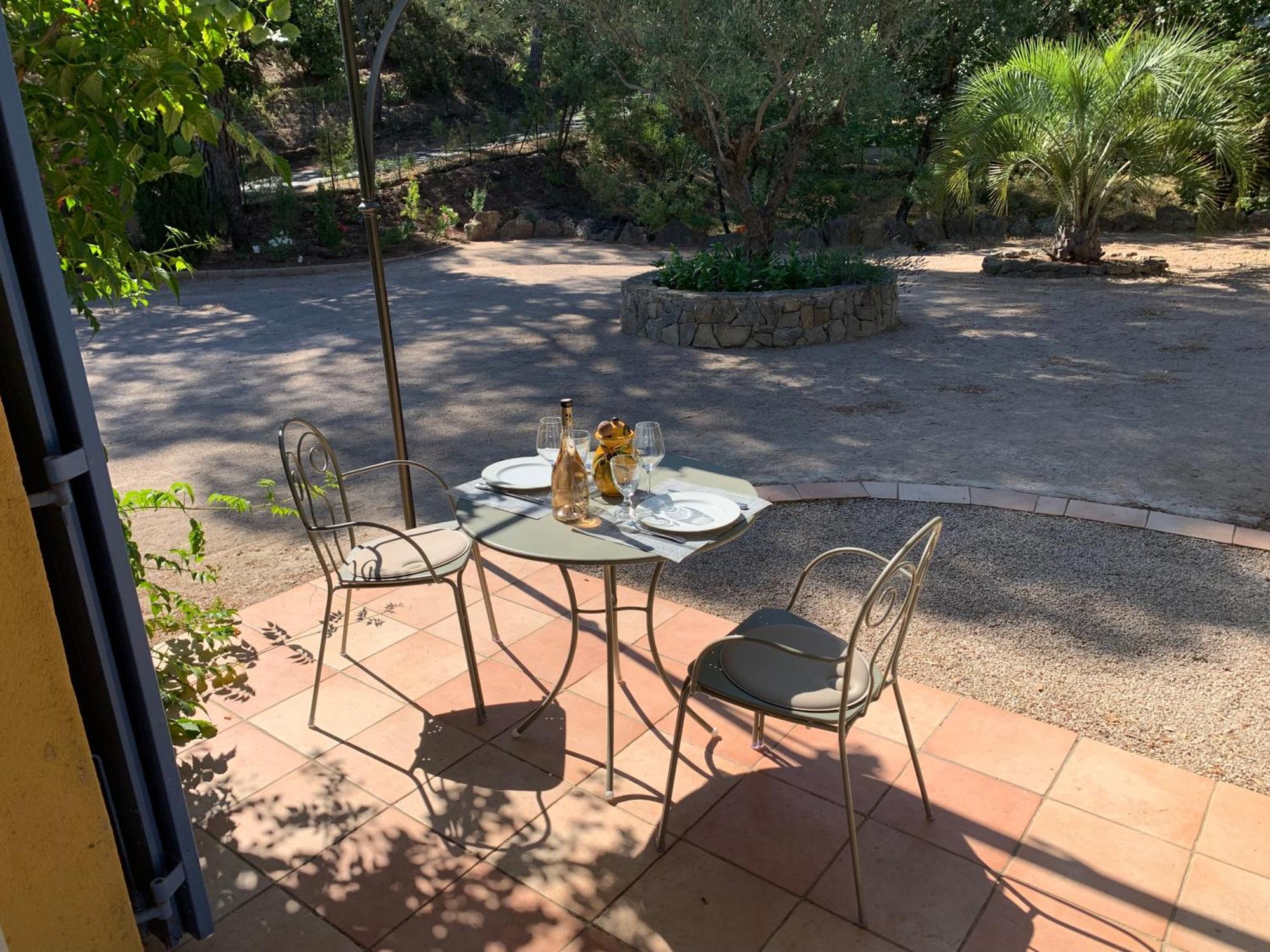 Sous Les Pins Parasols Vidauban Buitenkant foto