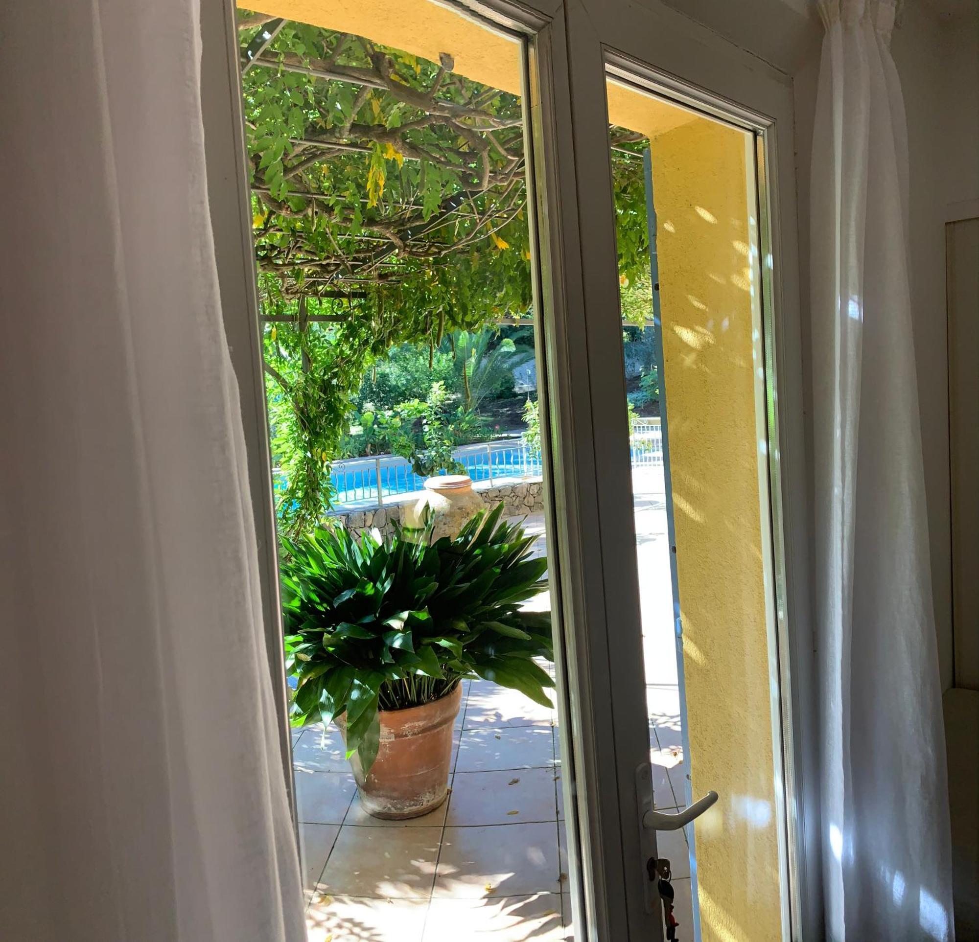 Sous Les Pins Parasols Vidauban Buitenkant foto